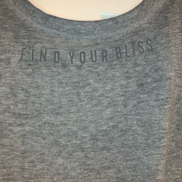 Zoe & Liv Gray Rose Find Your Bliss Sweatshirt - Picture 5 of 6